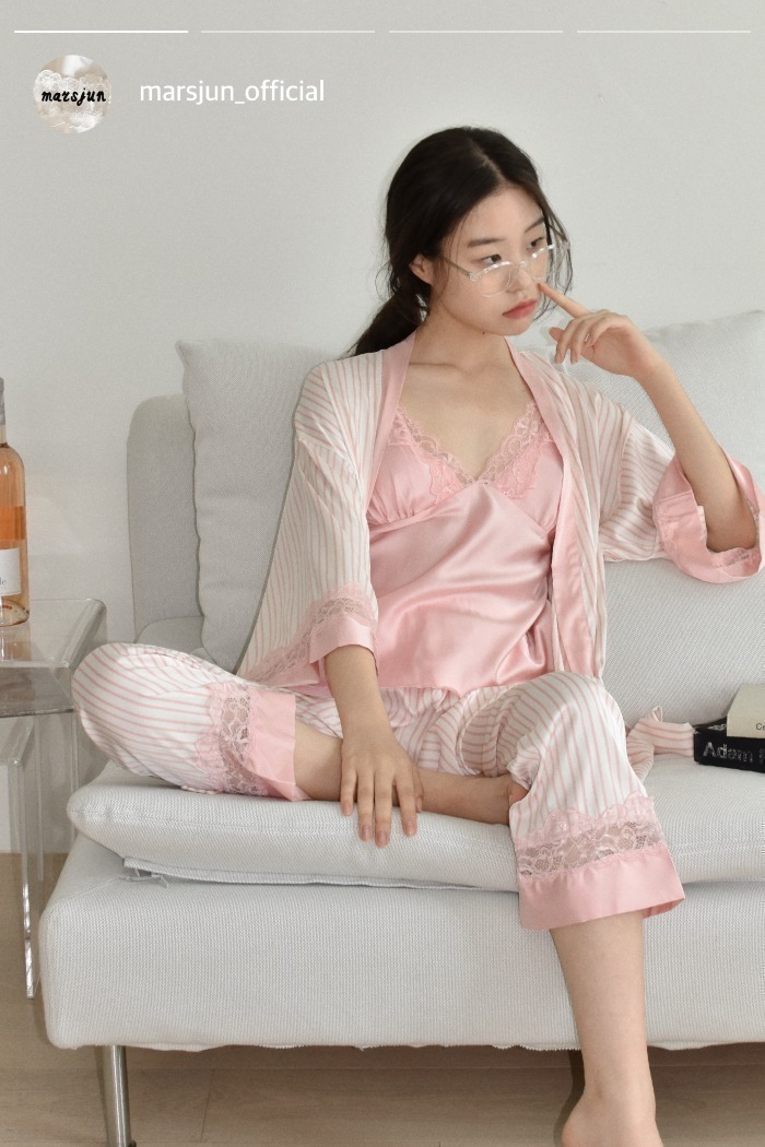 [giftbox 증정] room no.403 Chloe pink robe+pajamas SET